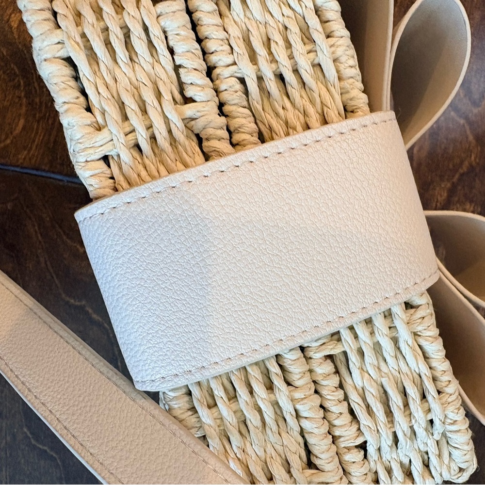 Woven Crossbody Bag with Decorative Bow - Cream - Picture 4 of 5